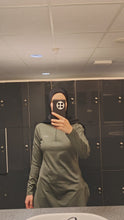 Last inn og spill av video i Gallerivisningen, Olivengrønn NINYAS ALL LONG - Half ZIP
