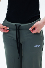 Last inn bildet i Galleri-visningsprogrammet, NINYAS HIGH WAIST PANTS - Oliven
